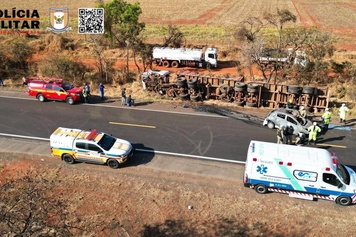 Motorista morre carbonizado após entrar na contramão na MGC 452 KM 154 em Uberlândia/MG