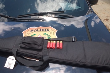 Polícia Civil de Uberlândia apreende escopeta calibre 12 e prende mecânico