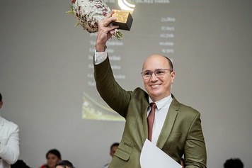 Estrelassulense conquista prêmio de Melhor Influencer 2024, em Uberlândia