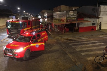 Bombeiros de Uberlândia atenderam 12 ocorrências de incêndio e explosão nesse sábado