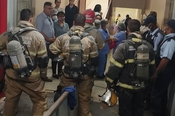 Bombeiros combate incêndio no HC-UFU – Universidade Federal de Uberlândia