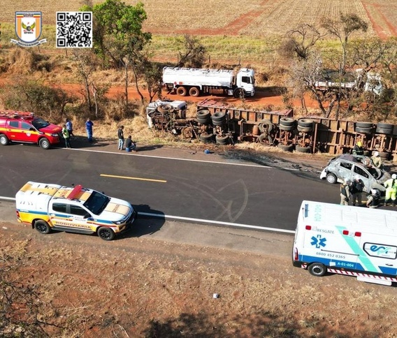 Motorista morre carbonizado após entrar na contramão na MGC 452 KM 154 em Uberlândia/MG