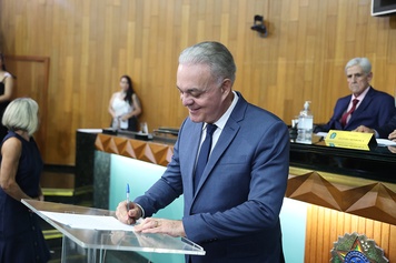 Paulo Sérgio toma posse para 1º mandato à frente da Prefeitura de Uberlândia