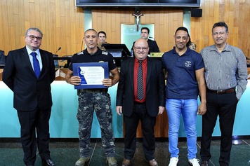 Policiais Civis de Uberlândia recebem Comenda da Câmara