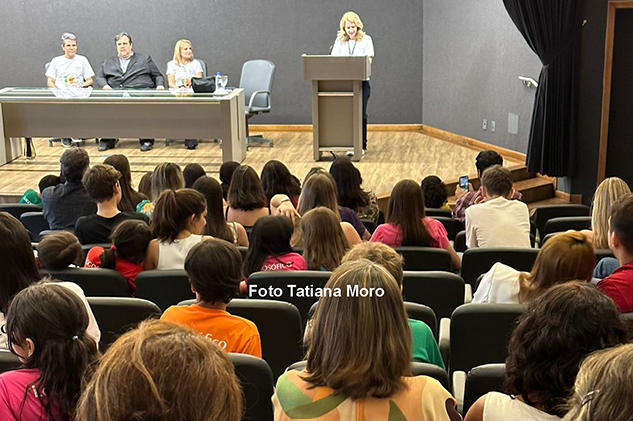 Conselho da Criança e do Adolescente recebe Diploma de Honra ao Mérito